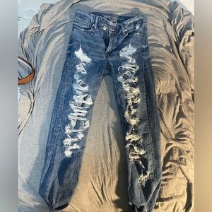 Dark blue mom jeans in extra long